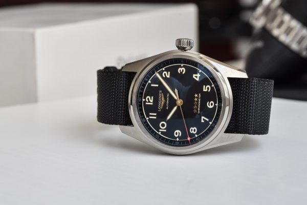 ساعت لونژین مدل L3.811.1.53.2