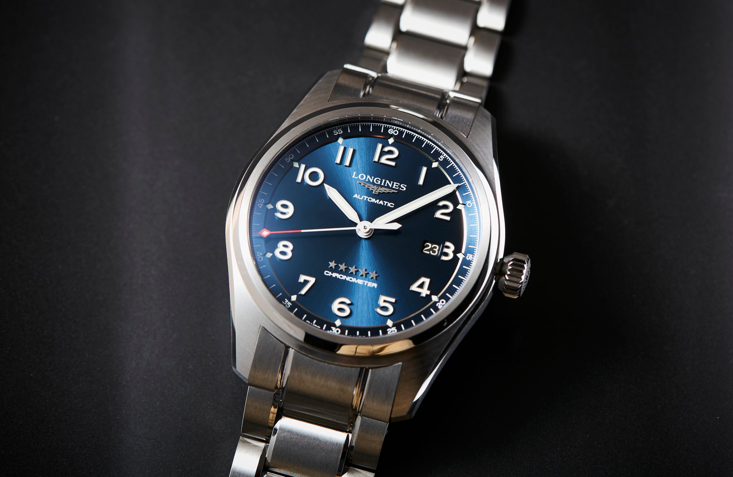 ساعت لونژین مدل L3.811.4.93.9