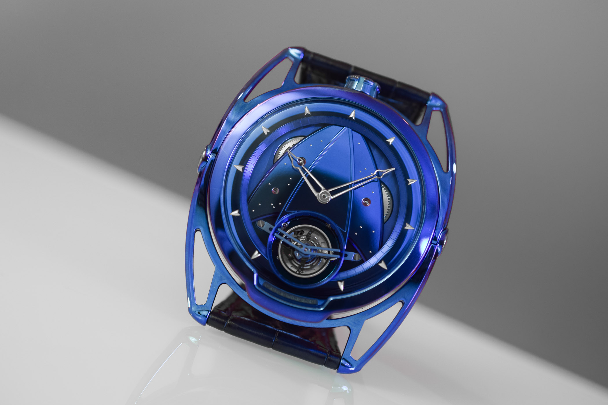 De Bethune DB 28 ‘Kind of Blue’ Tourbillon | عجیب ترین ساعت مچی های دنیا